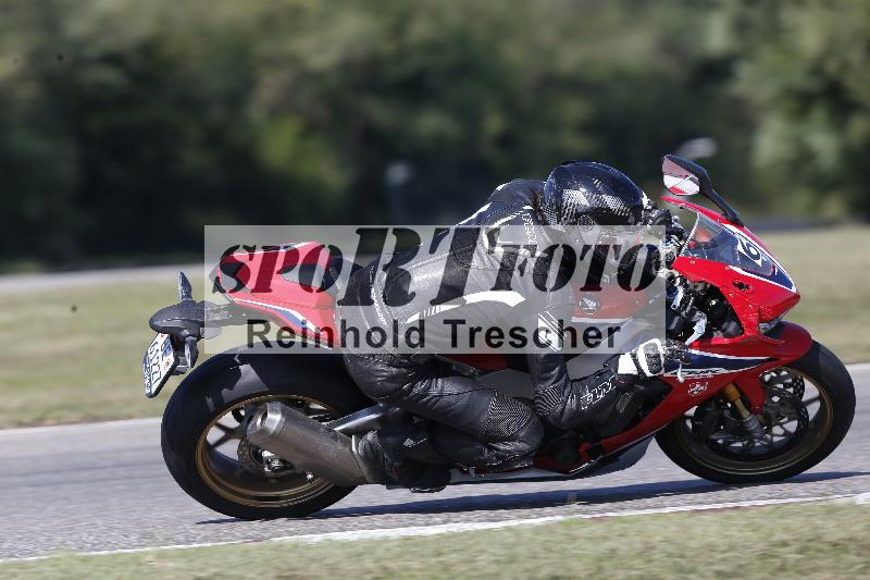 /Archiv-2025/49 26.08.2025 Cornu Master School ADR/blau-bleu/6